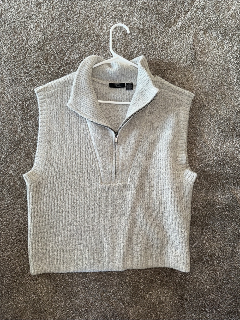 RDI Light Gray Ribbed Half-Zip Turtleneck Sweater Vest